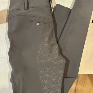 ZACZESS ridbyxor  - Helskodda använda ett fåtal gånger. Strl XS