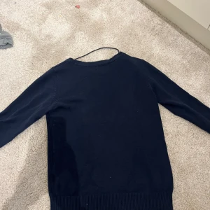 Marinblå stickad - Jätte fin marin blå stickad tröja💗