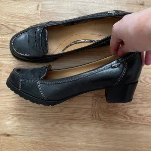 Marc O Polo loafers - Bought secondhand so not sure if they’re authentic… Selling because it’s not the right fit for me. Good condition ✨