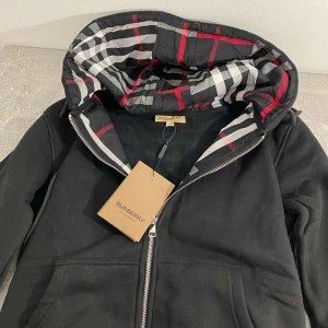 Burburry tröja - Helt ny 