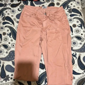 Jeans storlek Xl - Använda 1 gång så i väldigt fint skick Från lager 157