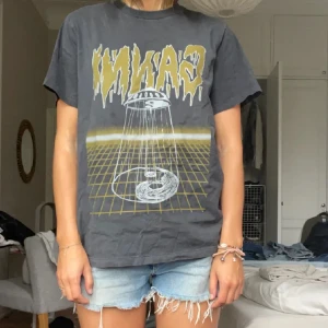 SÖKER!!! - Hej jag söker denna t shirt från ganni i storlek XS eller S👼🏼Skriv om ni har denna och vill sälja för cirka 300-450kr🙏🏼