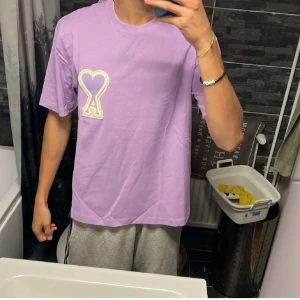 Ami Paris - Sjukt snygg Ami Paris tröja. Skriv för fler bilder. 