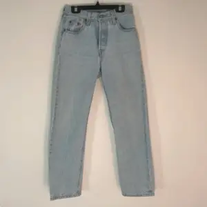 Levi’s jeans i storlek W23 L26. Mycket bra skick 