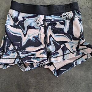 Nike pro shorts  - Nike pro shorts Xs Använda men i fint bruksskick  Frakt tillkommer
