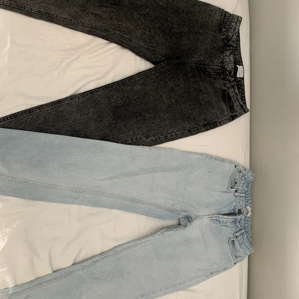 Hej! Säljer nu dessa två skit snygga grunt jeansen. Storlek 25.   Skriv gärna vid intresse eller några frågor.. Jeans & Byxor.