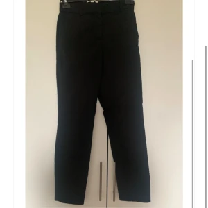 Svarta Kostymbyxor  - Snygga svarta kostymbyxor från H&M i storlek 36 