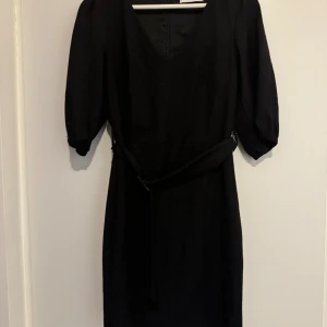 Klänning - Klänning storlek S, Aldrig använd