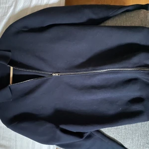 Zara Cardigan - Säljer då den inte används så flitigt. Grymt skick. Storlek M
