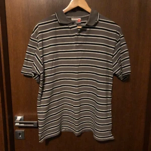 Randig Brun 2000s skorta - Perfekt boxy fit o är 100% cotton