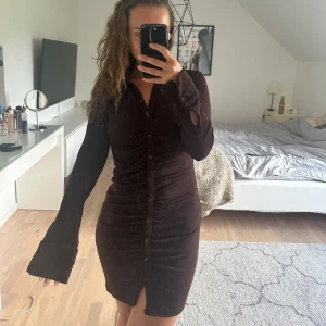 Klänning - Använd ett fåtal gånger