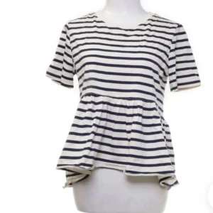 randig stockholmstil tshirt - säljer denna då den inte kommer till användning längre❤️