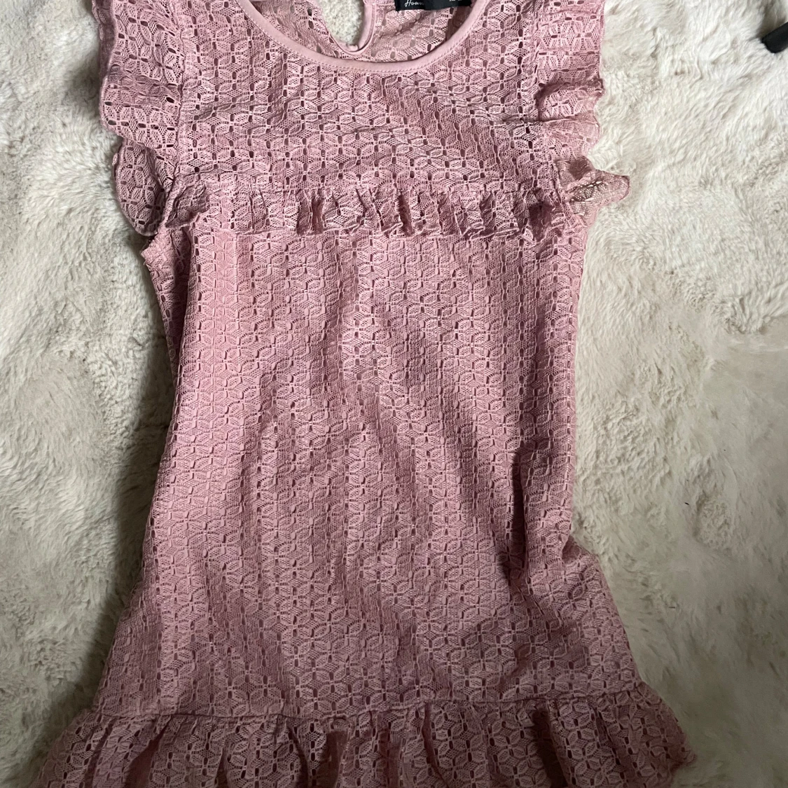 Ljusrosa spetsklänning från H&M - 93