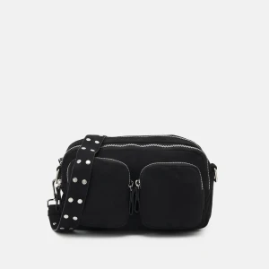 Gina väska - använder inte längre! man får med både långt och kort axelband