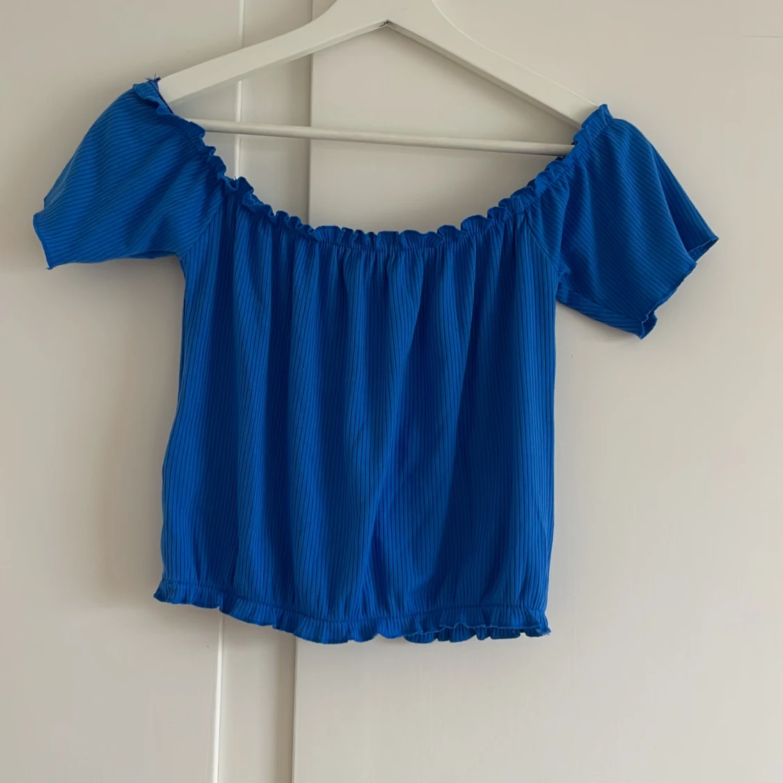 Blå off-shoulder topp från BikBok - 90