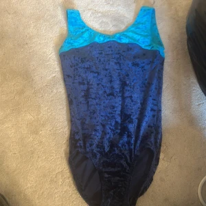 GF tempo gymnastik dräkt storlek 155 - Storlek 155, gymnastikdräkt GF Tempo