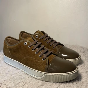 Lanvin skor  - Hej! Säljer nu dessa sjukt snygga lanvin skor. Skorna är i toppskick 9/10. Med skorna medföljer dustbag 