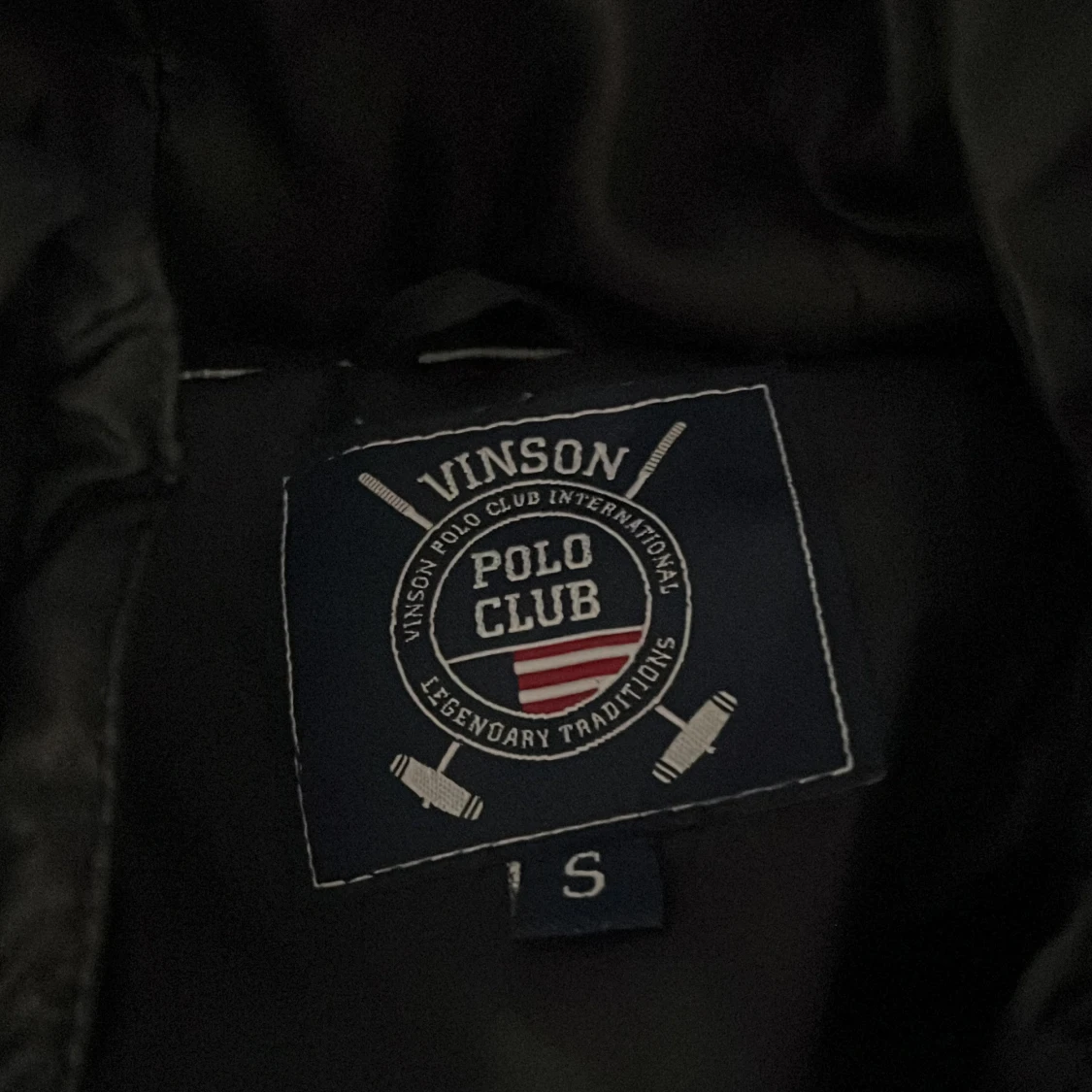 Svart dunjacka från Vinson Polo Club - 91