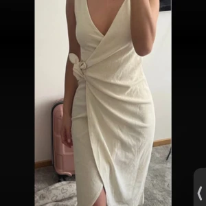 Klänning  - Aldrig använd prislapp på 