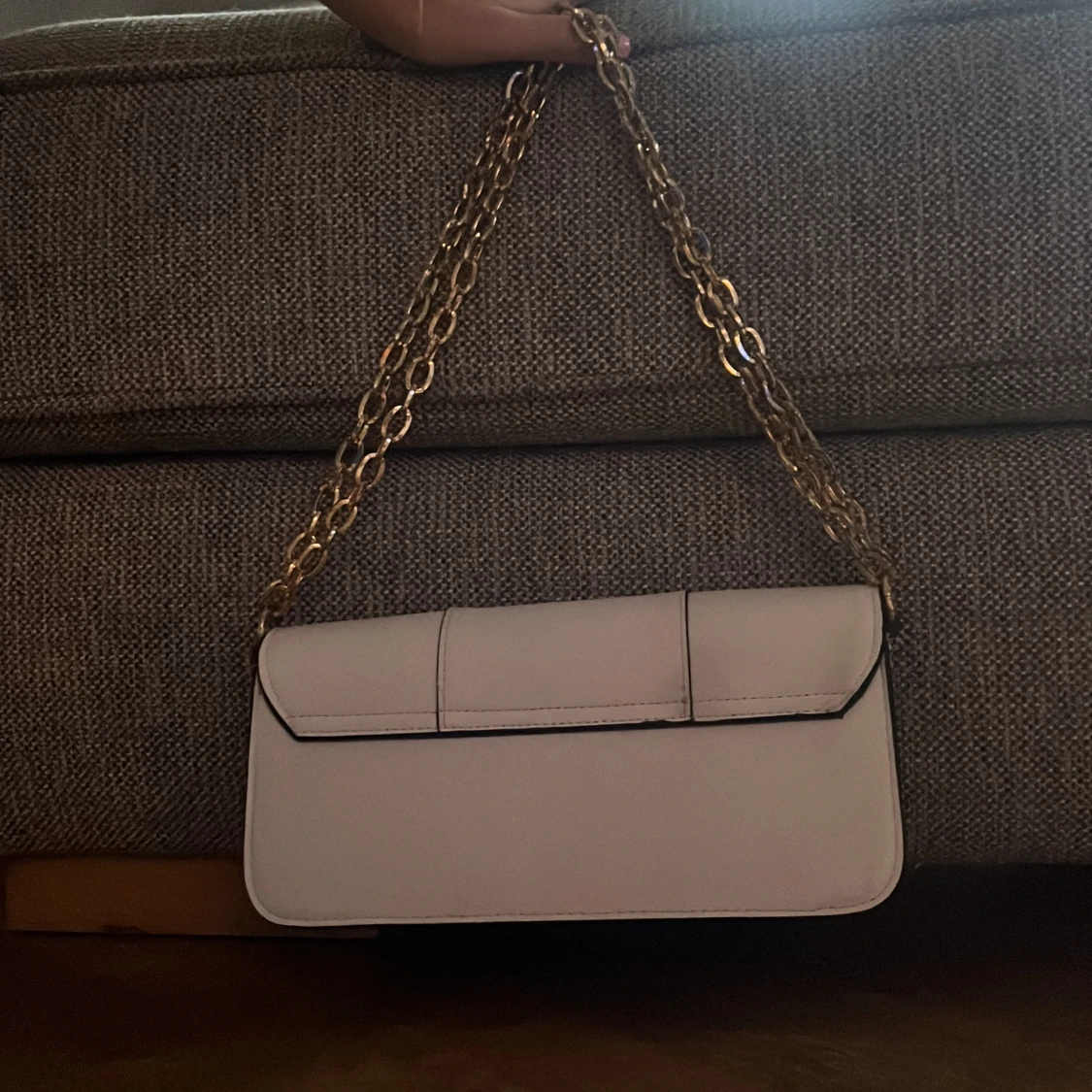 Vit och Guldig handväska. - 90