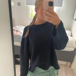 Fin grön kjol - Så söt o gullig kjol med jätte fint mönster, super skön till sommaren😇😇