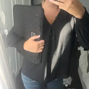 Super fin blus från zalando av märket amelie & me. Blusen är aldrig använd så i mycket fint skick.