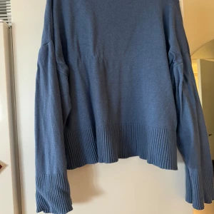 Lxa - Lxa tröja. Säljer för 200kr använt 2 gånger