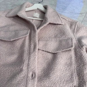 Begige kappa🤍 - Jätte fin o skön Begige kappa i väldigt bra skick🤍 Oversize av sig o sitter så fint, använt vid endast ett tillfälle🤍 skriv privat för frågor  (pris kan diskuteras)