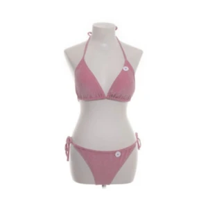 bikini  - Helt oanvänd bikini, köpt med prislappen kvar från Sellpy och jag har inte heller använt den. Rosa och glittrig!