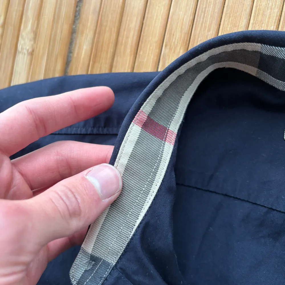 Superfin skjorta, storlek M, skick 9/10. 14 dagars returrätt och autenticitets garanti. . Skjortor.