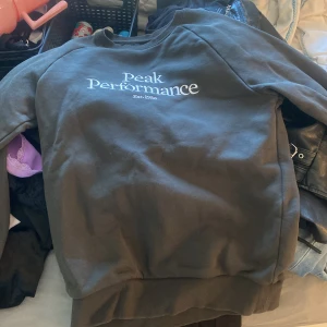 Peak hood  - Som ny