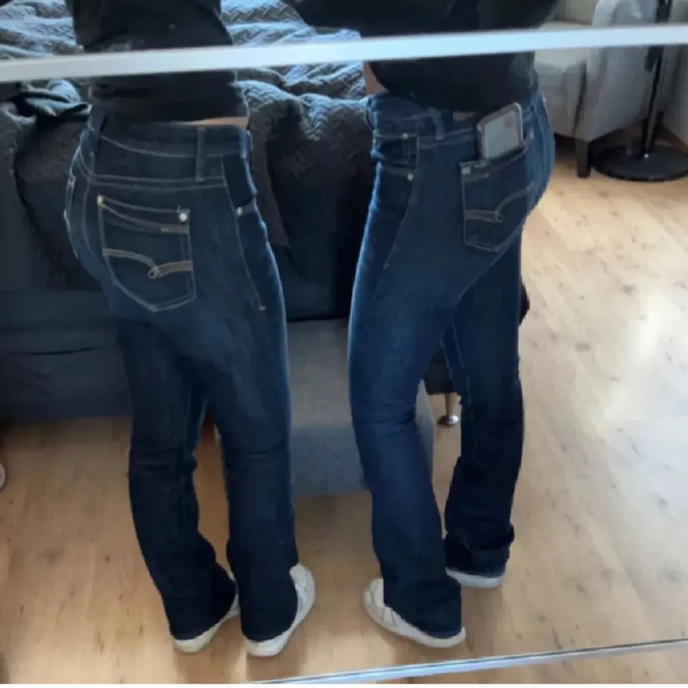 Säljer nu mina Mavi jeans då de tyvärr var förkorta för mig. Storlek s❣️De säljs inte längre!. Jeans & Byxor.
