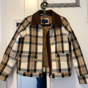 Gant checked jacket on sale. Just tried once, almost 100% new. Purchase done by meeting in Uppsala.