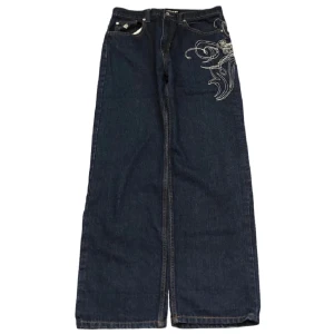 As baggy byxor - Baggy rockawear skit coola men slitna nere vid fötterna köpta för 700kr🔥🔥