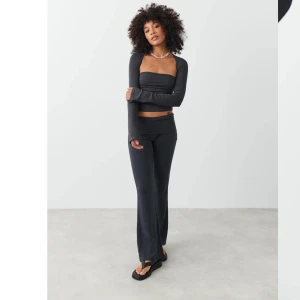 Yoga pants  - Säljer mina mörkgråa yoga pants från Gina i storlek xs. 💕