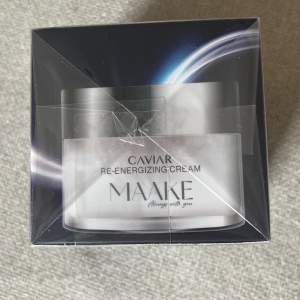 Oöppnad förpackning av Maake Caviar moisturizer. Ordinariepris 2375kr 