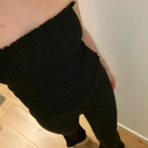 Tubtopp - Tubtopp från hm inköpt ca två år sen men använt kanske två ggr, säljer pga kommer helt enkelt inte till användning 🩷 stretchigt material, så passar flera storlekar som xs till L.