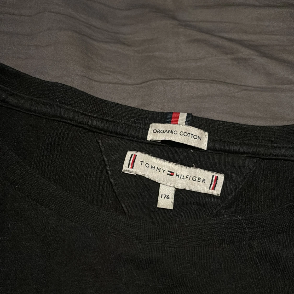 2 Lång ärmade Tommy hilfiger tröjor - 93