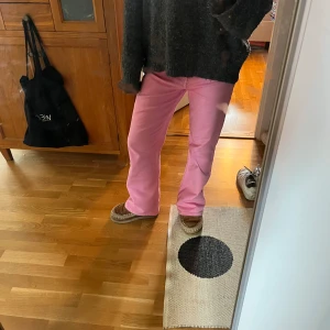 Jeans - Super snygga bootcut jeans i storlek S, mid waist!🫶