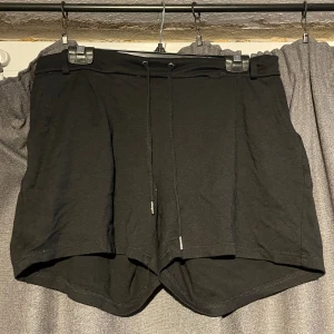 Svarta mjukis shorts - Sjukt sköna mjukisshorts. Använda en del