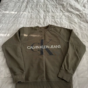 Calvin Klein sweater - Size S