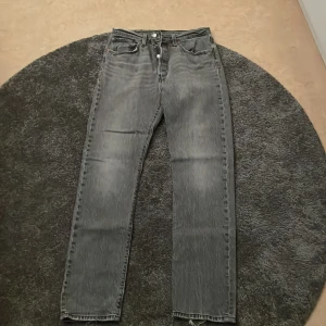 Jeans  - Bra skick 