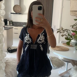 Marinblå topp - En så fin marin blå topp från Odd Molly🌸⚡️💕