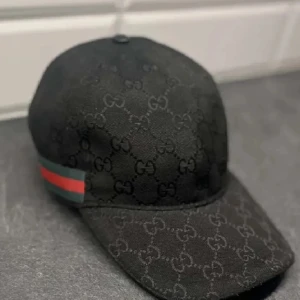 Köp GG keps för 600kr - Den är äkta men jag sänker priset för en gång skull.