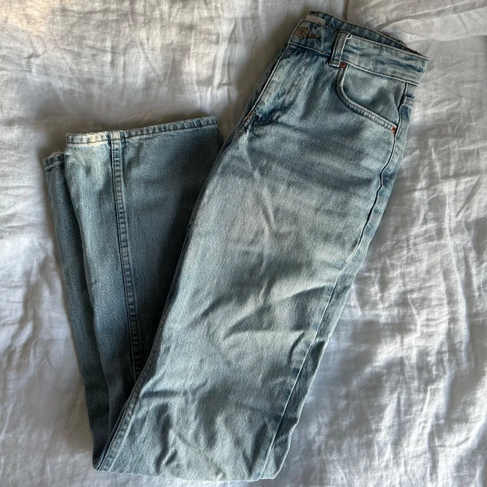 Blå jeans i jättebra skick!! . Jeans & Byxor.