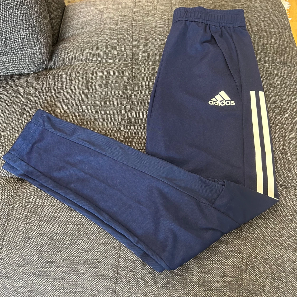 Adidas mjukisbyxa  - 90