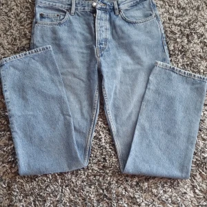 Jeans från Zara - Sköna jeans från Zara. Sparsamt använda