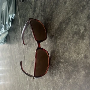 Solglasögon - Säljer mina coola solglasögon 