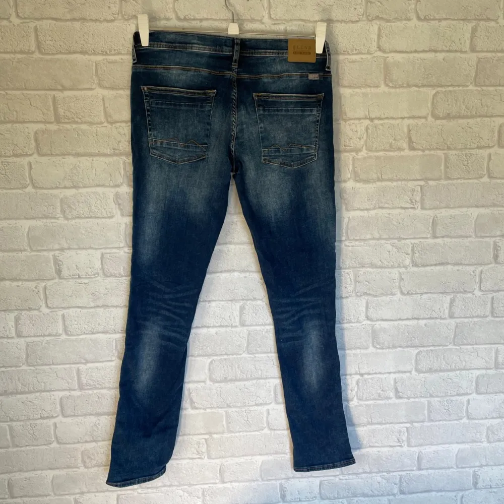 | Ripped jeans | Bra skick | Storlek 33/32 | Pris 299 |. Jeans & Byxor.