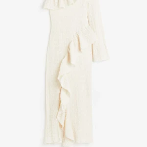 sökes!! HM klänning  - söker denna i storlek XXS-S✨🤍🙏🏻